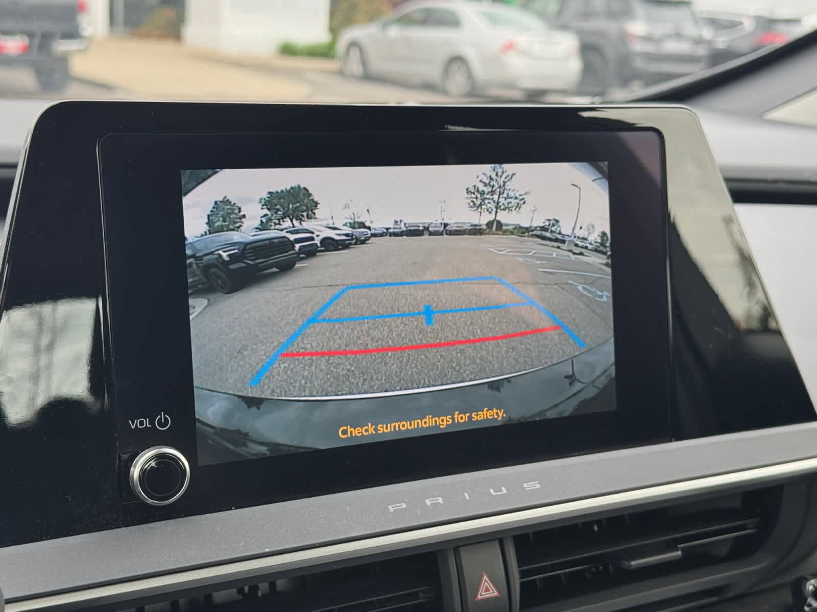 Used 2025 Toyota Prius LE FWD image 20