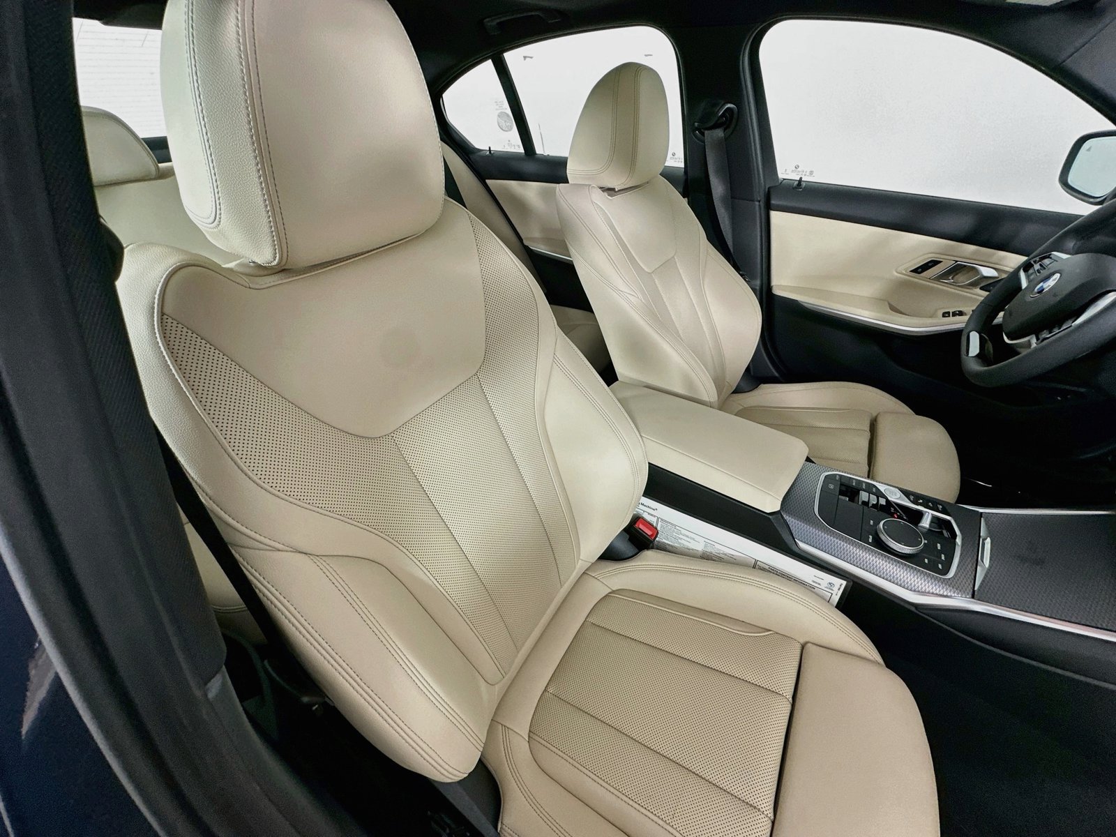 New 2026 BMW 330i xDrive Sedan w/ Premium Package AWD/4WD image 47