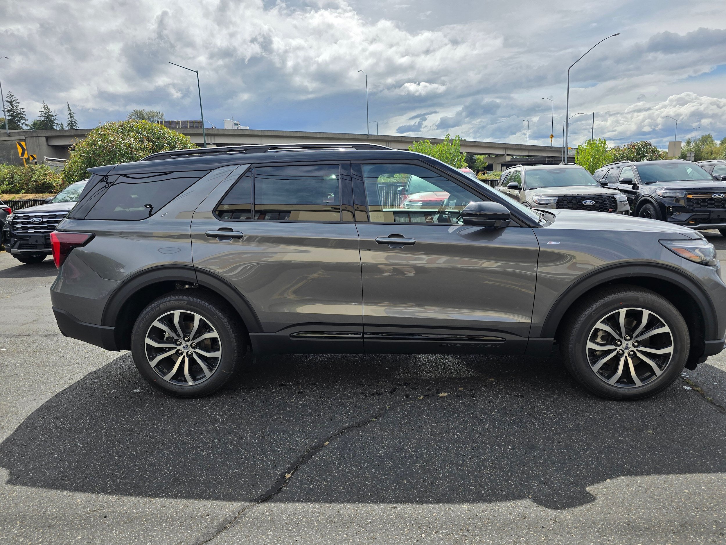 New 2026 Ford Explorer ST-Line AWD/4WD image 4