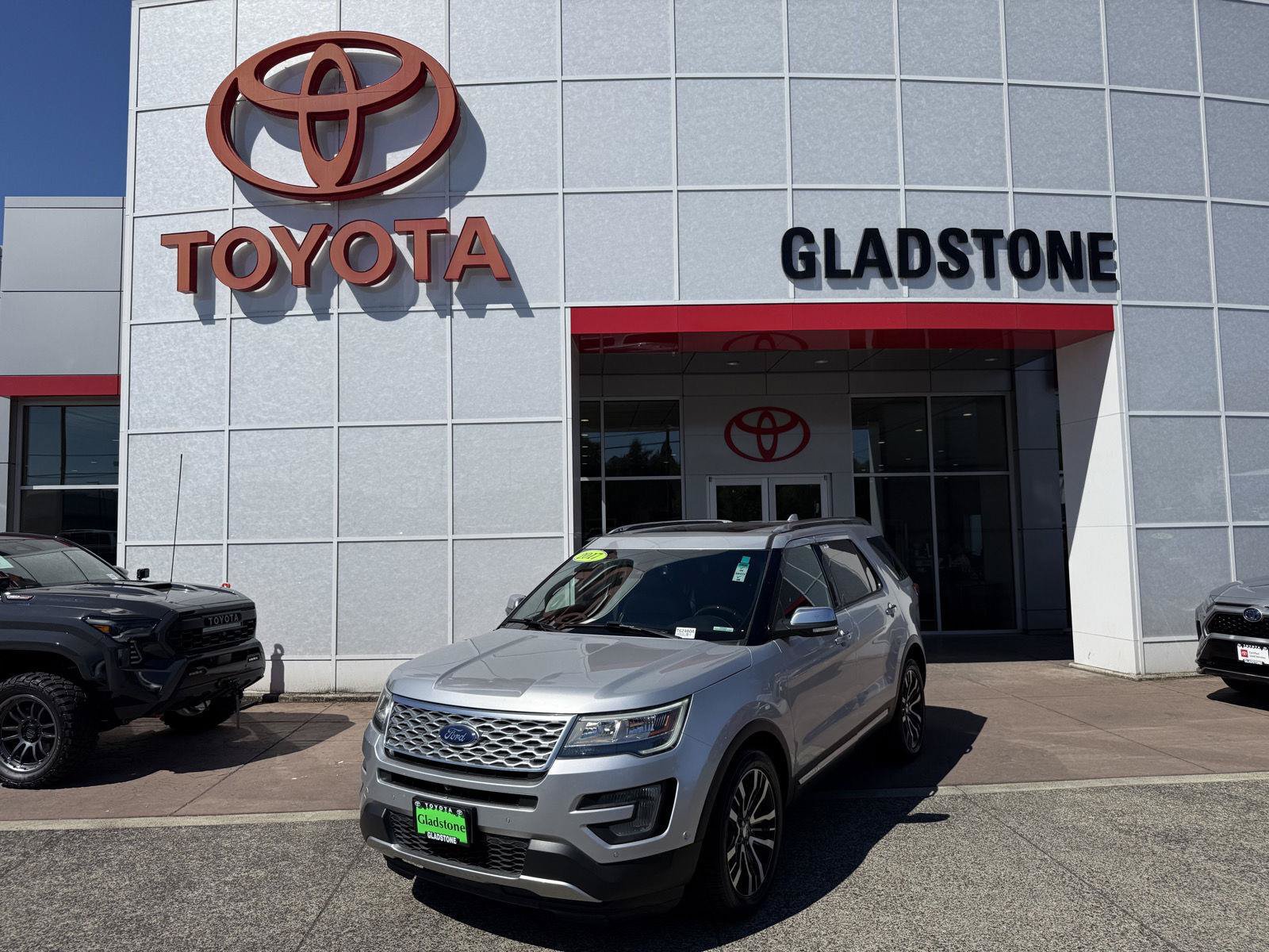 Used 2017 Ford Explorer Platinum