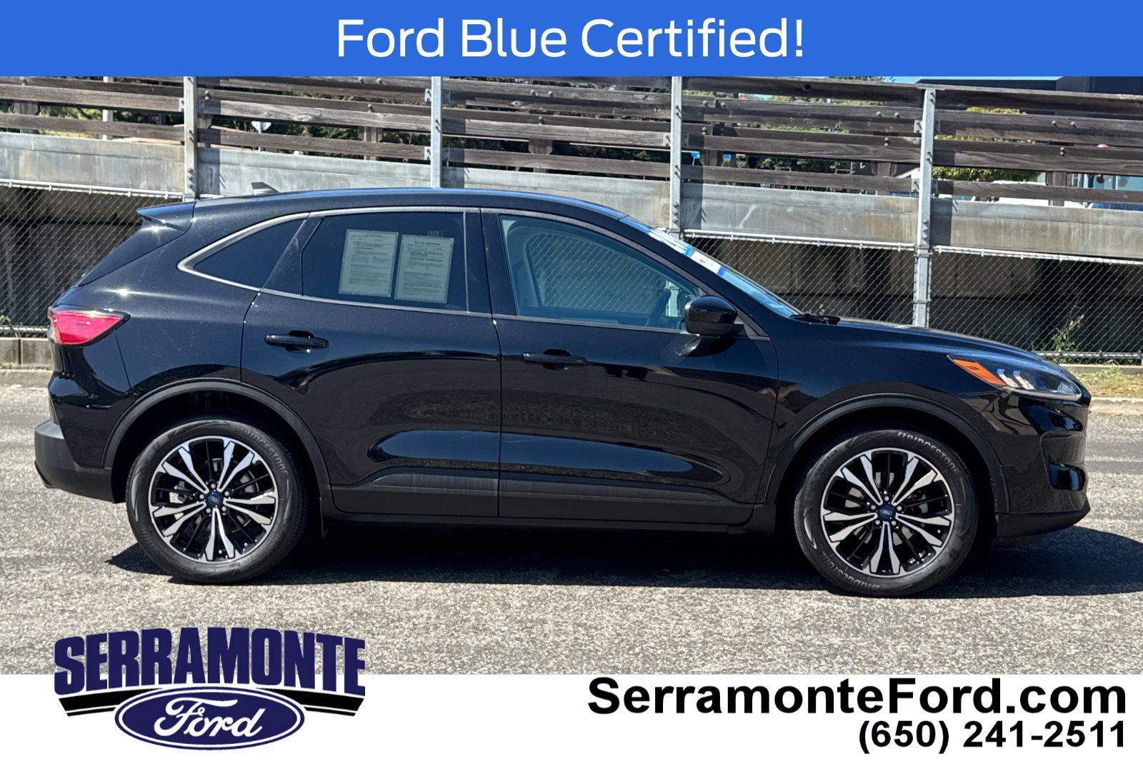 Certified 2022 Ford Escape SE w/ SE Sport Appearance Package image 3