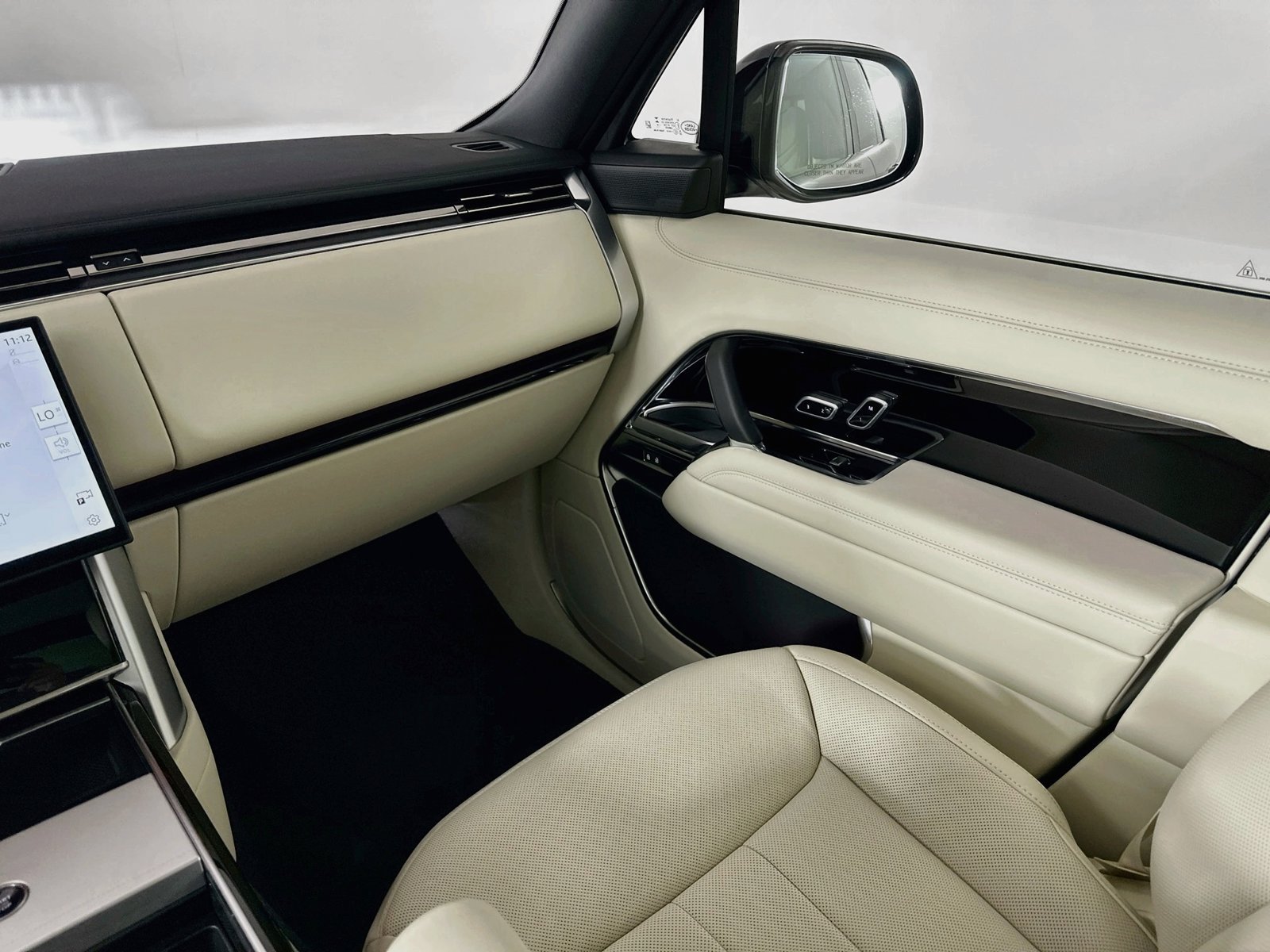 New 2026 Land Rover Range Rover SE AWD/4WD image 23