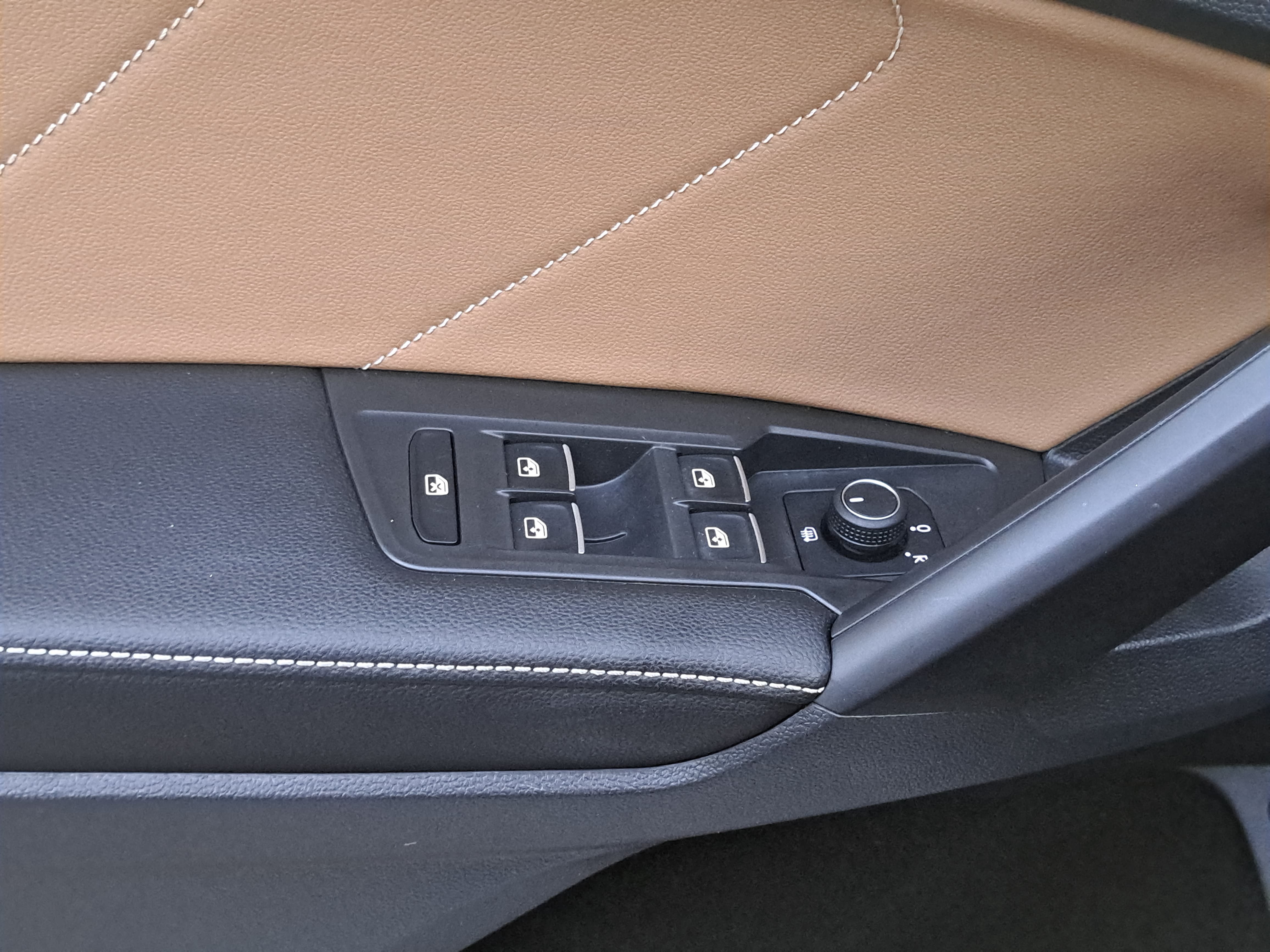 Certified 2022 Volkswagen Tiguan SE R-Line AWD/4WD image 29