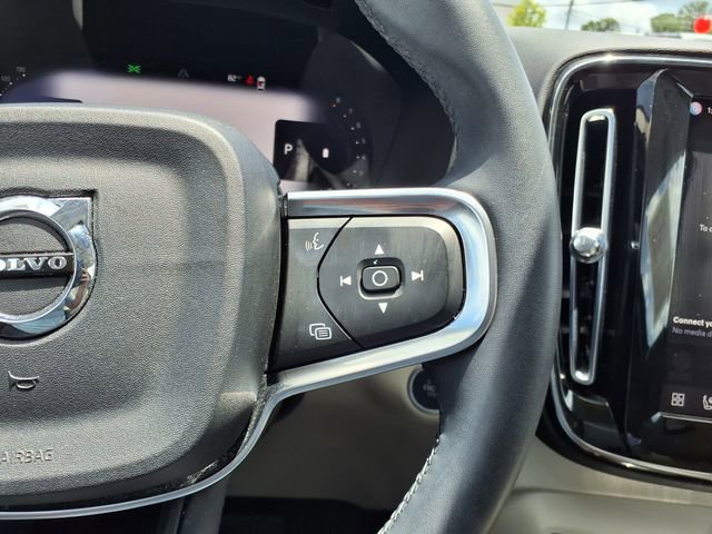 Certified 2023 Volvo XC40 B5 Ultimate w/ Protection Package Premier AWD/4WD image 24