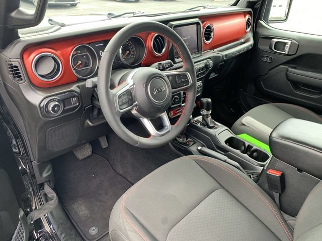 Used 2023 Jeep Wrangler Unlimited Rubicon w/ Cold Weather Group AWD/4WD image 10