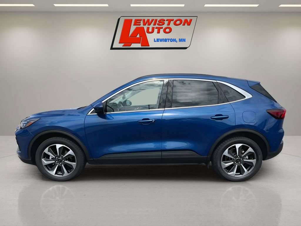 Used 2023 Ford Escape Platinum image 5