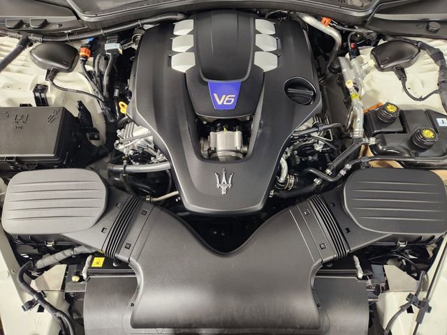 Used 2022 Maserati Quattroporte Modena RWD image 31