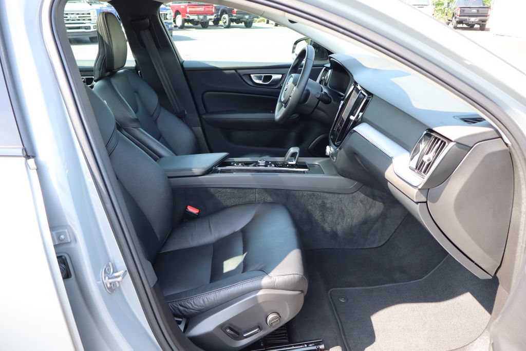 Used 2024 Volvo S60 B5 Core AWD/4WD image 31