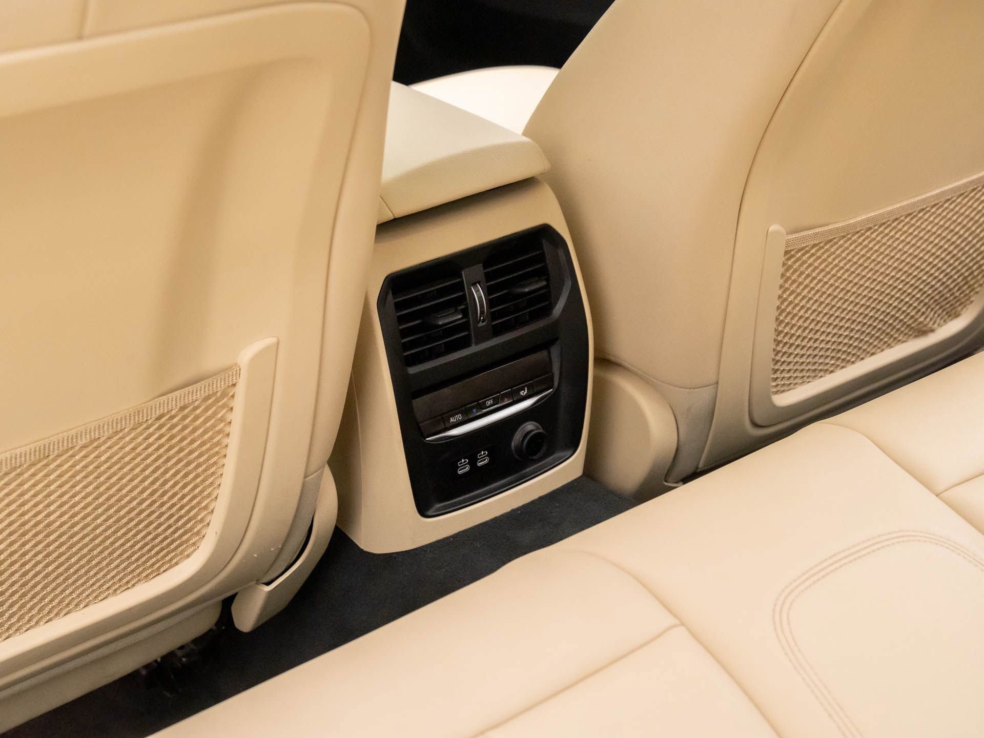 Used 2019 BMW 330i xDrive Sedan w/ Convenience Package image 17