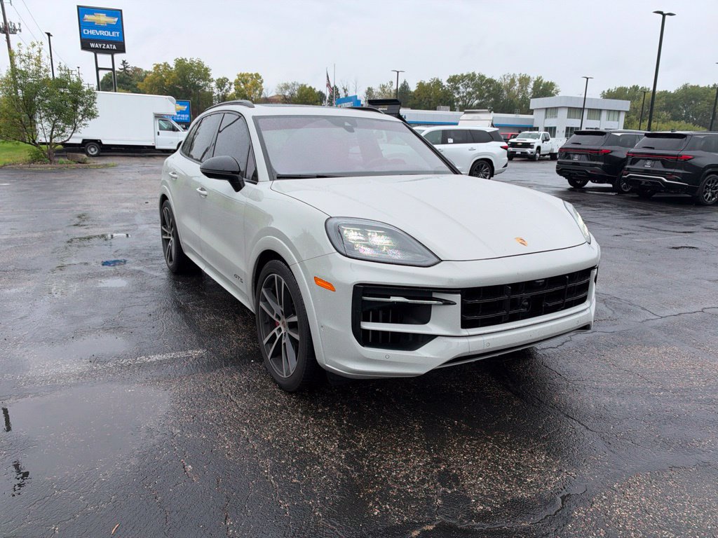 Used 2025 Porsche Cayenne GTS AWD/4WD image 13