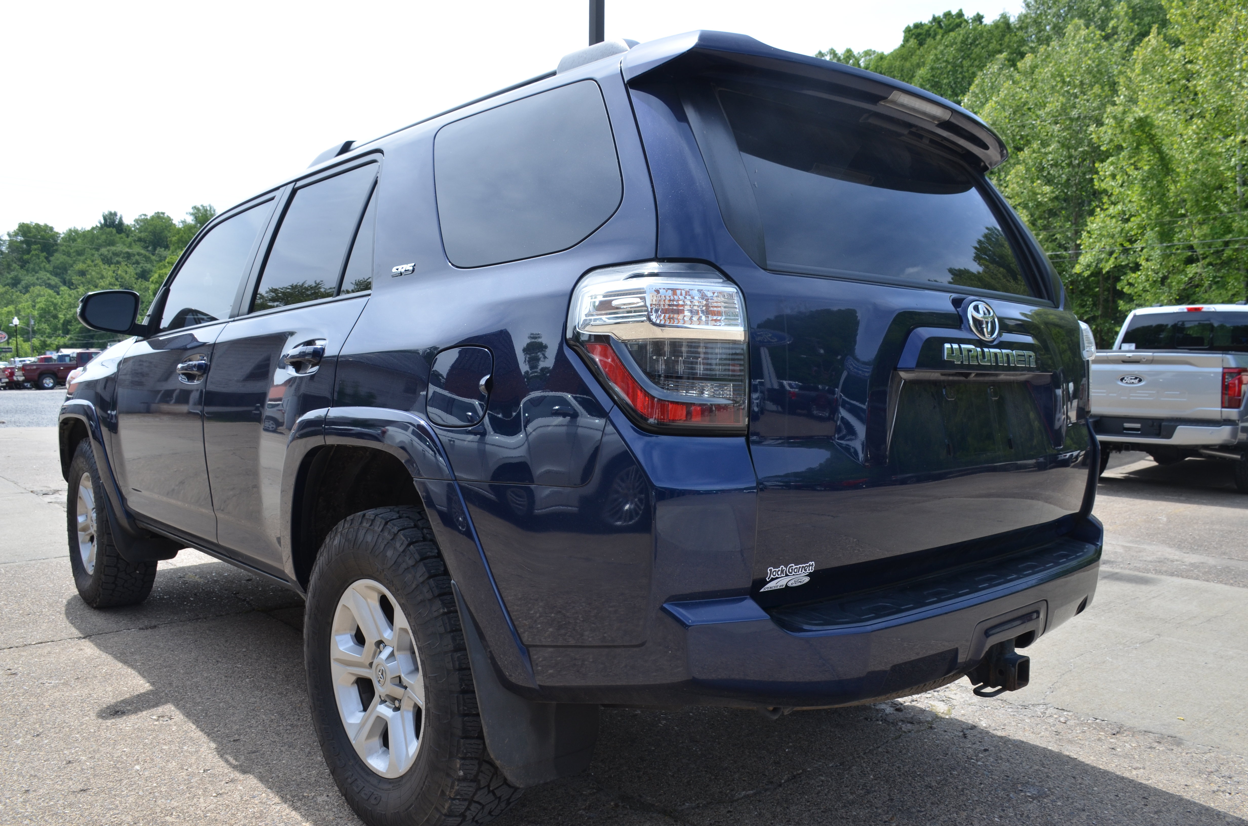 Used 2021 Toyota 4Runner SR5 Premium w/ Moonroof Package AWD/4WD image 2