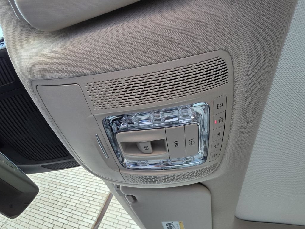 Used 2021 Mercedes-Benz GLS 450 4MATIC image 39