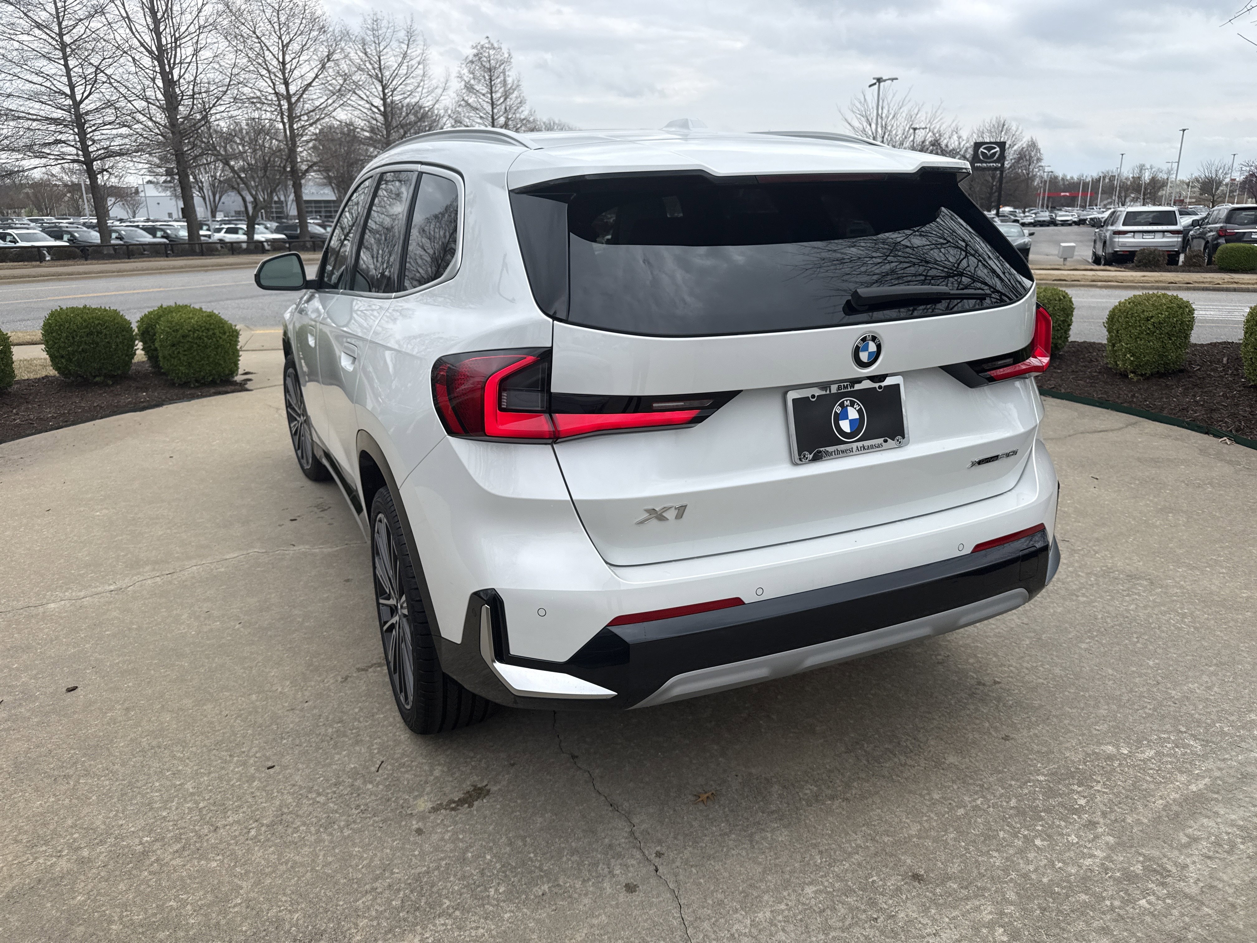 New 2026 BMW X1 xDrive28i w/ Technology Package AWD/4WD image 3