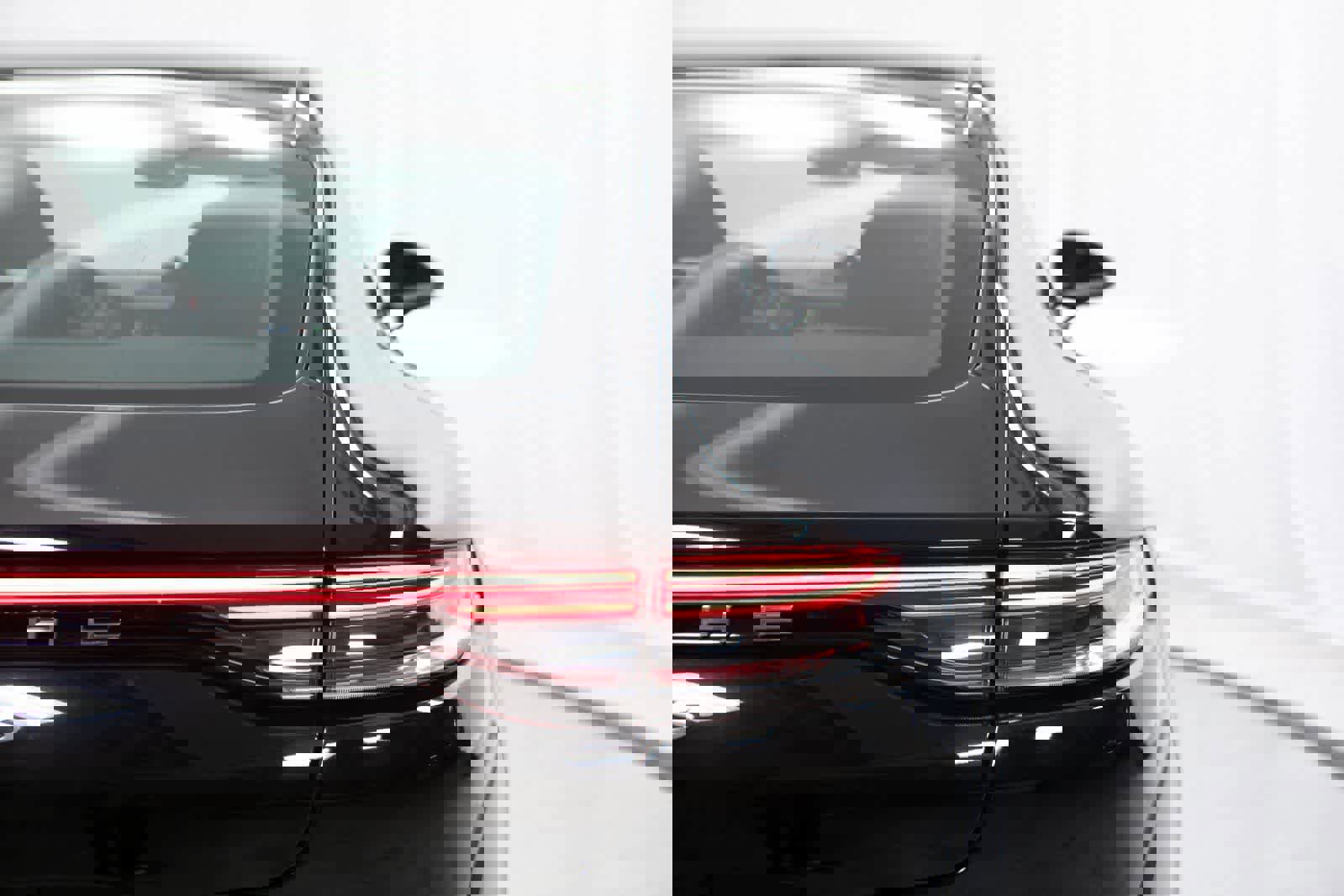 Certified 2022 Porsche Panamera 4S image 37