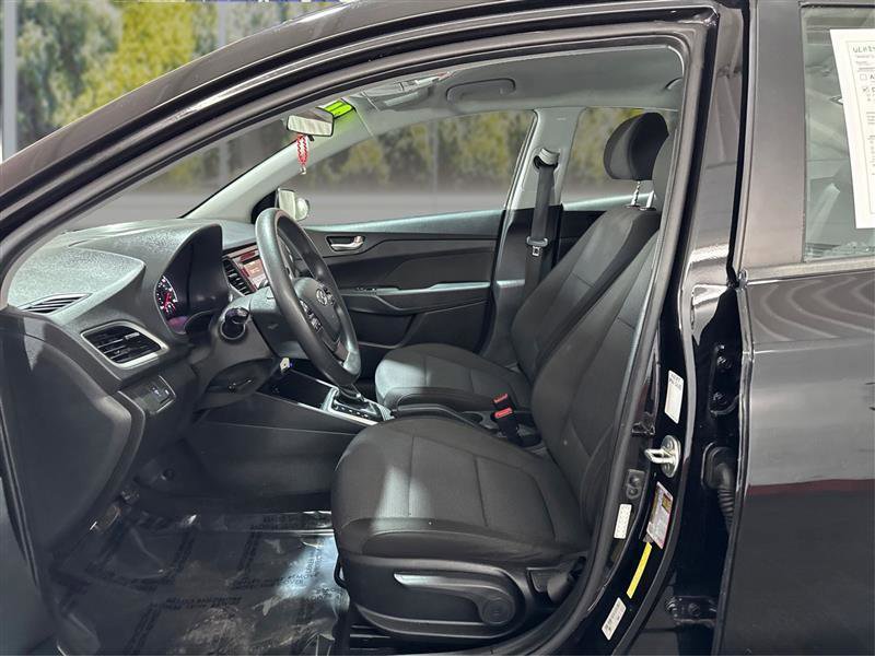 Used 2021 Hyundai Accent SE image 9