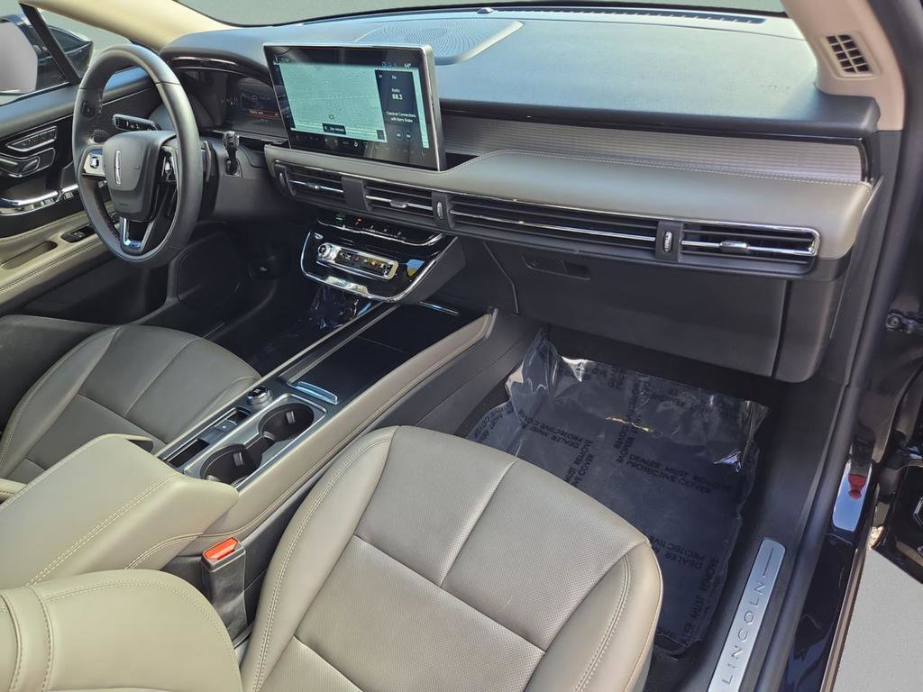 Used 2025 Lincoln Corsair FWD w/ Equipment Group 101A image 29