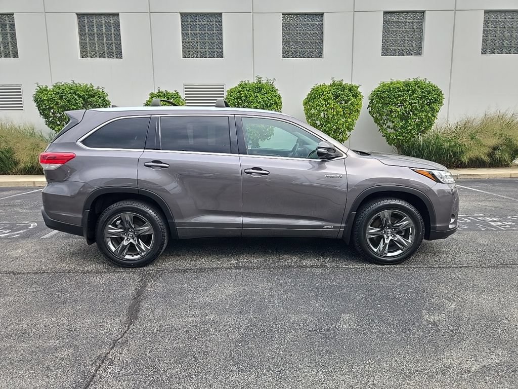 Used 2017 Toyota Highlander Limited Platinum AWD/4WD image 9
