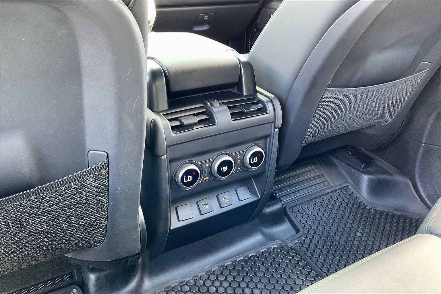 Used 2025 Land Rover Defender 110 X-Dynamic SE image 37