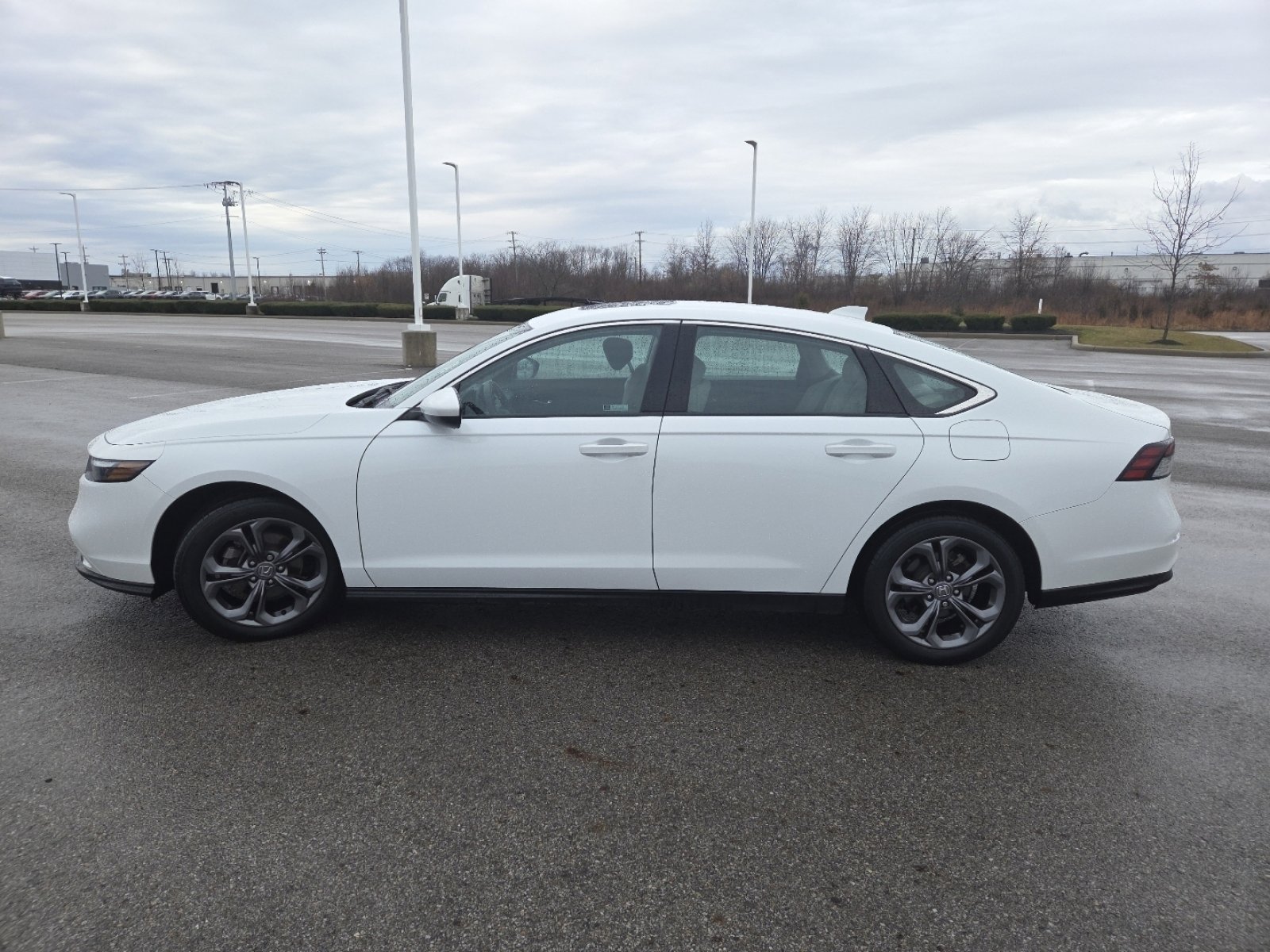 Used 2023 Honda Accord EX image 14