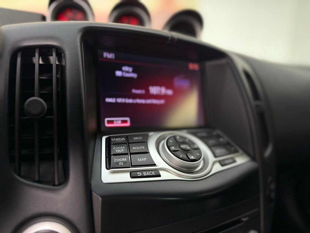 Used 2017 Nissan 370Z w/ Sport Package image 30