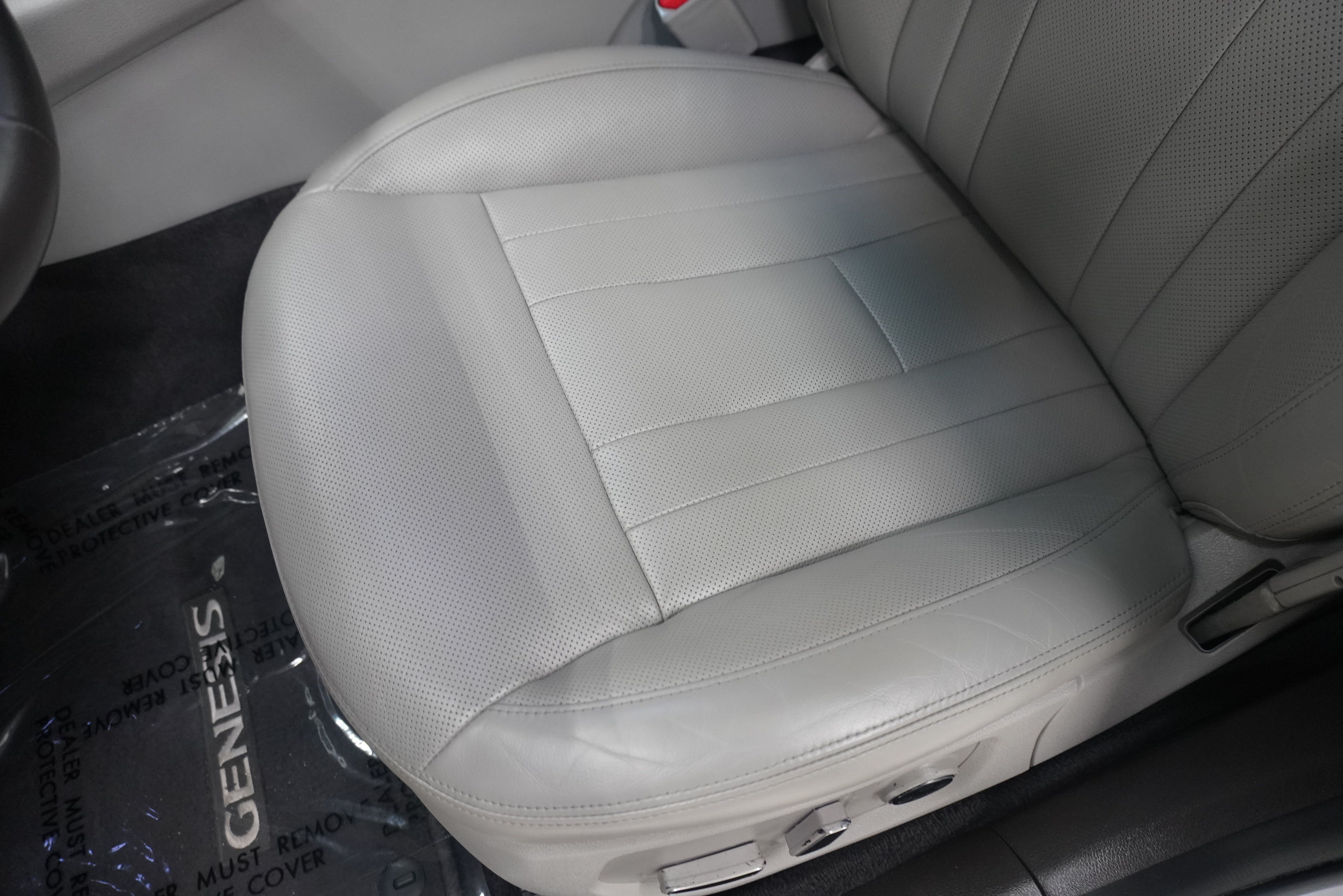 Used 2017 Genesis G80 3.8 RWD image 12