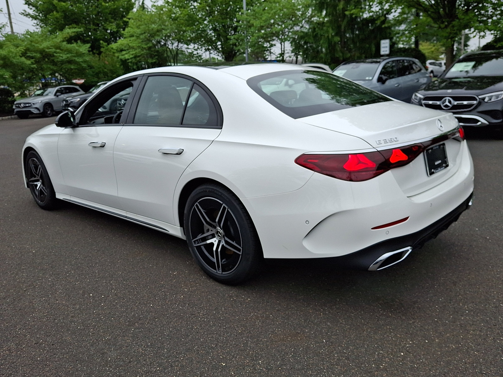 New 2026 Mercedes-Benz E 350 4MATIC Sedan image 4