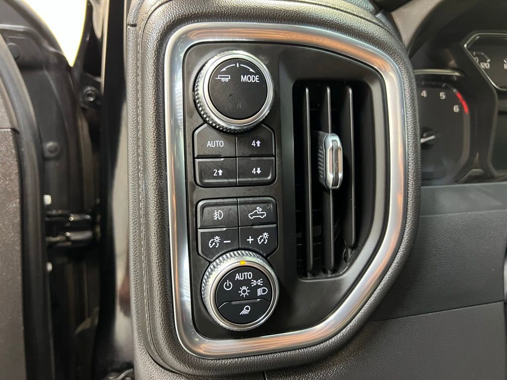 Used 2022 GMC Sierra 1500 SLT w/ SLT Premium Plus Package AWD/4WD image 17