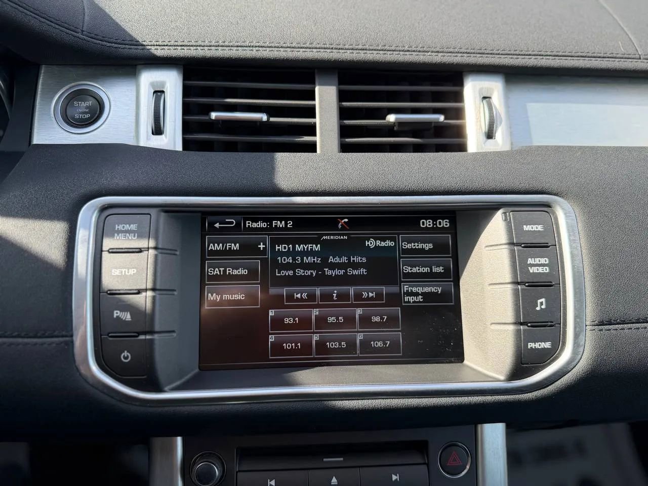 Used 2015 Land Rover Range Rover Evoque Pure image 36