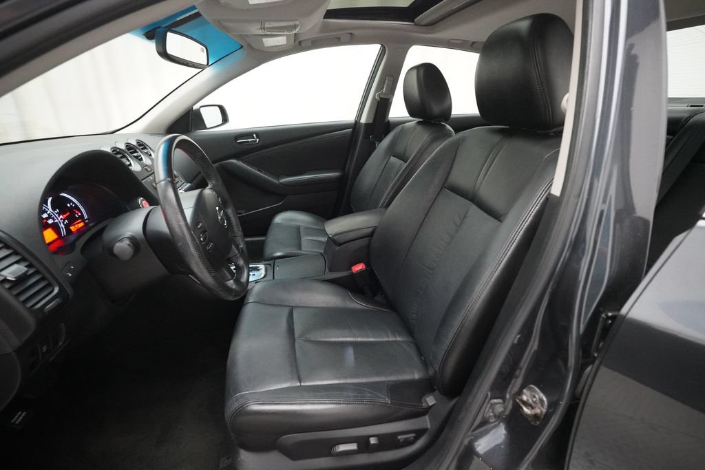 Used 2010 Nissan Altima 2.5 SL w/ SL Pkg FWD image 7
