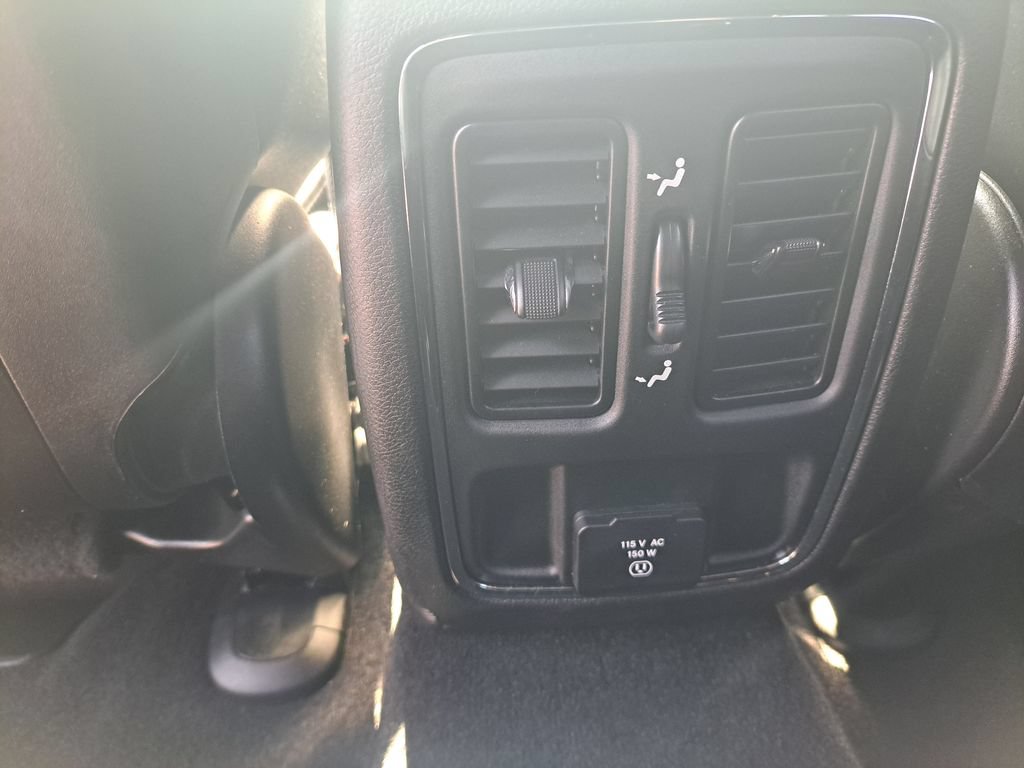 Used 2021 Jeep Grand Cherokee Laredo X AWD/4WD image 29