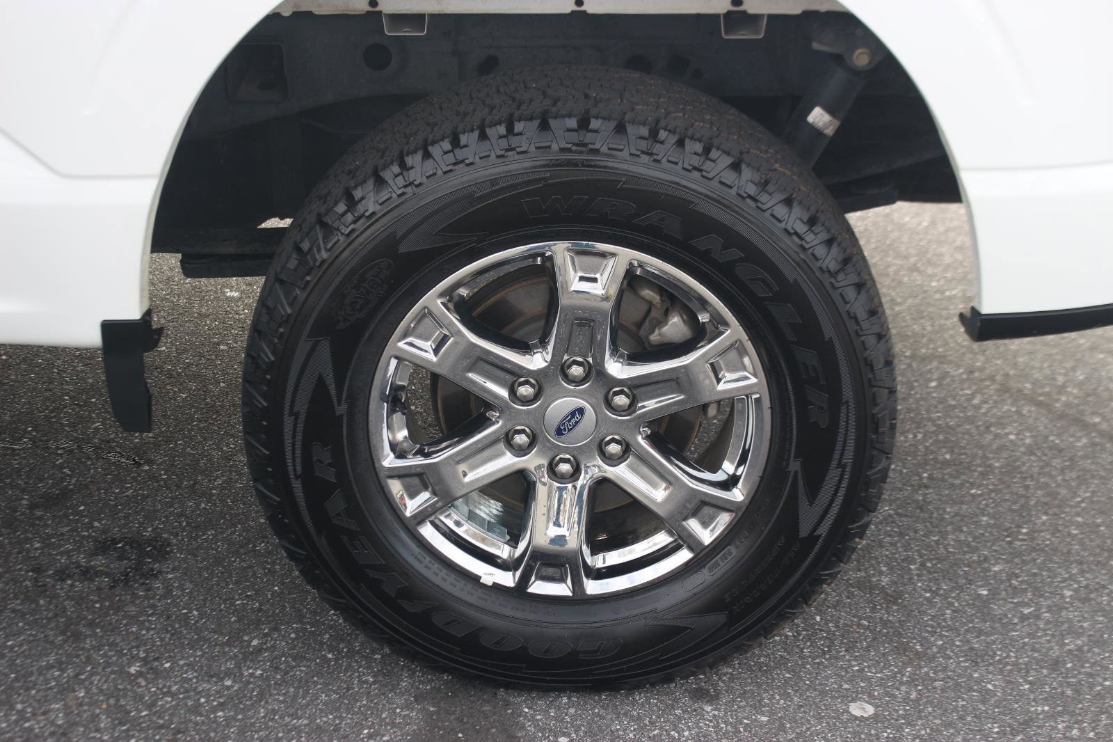 Used 2023 Ford F150 Lariat image 38