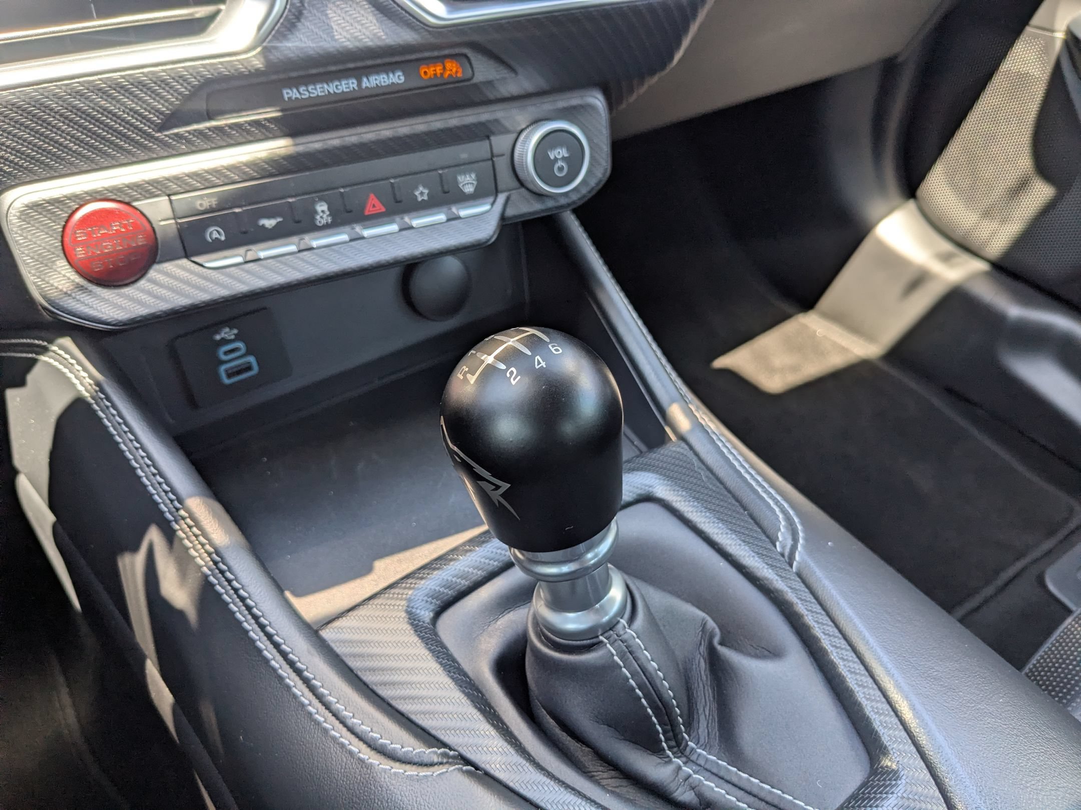 Used 2025 Ford Mustang GT Premium RWD image 17