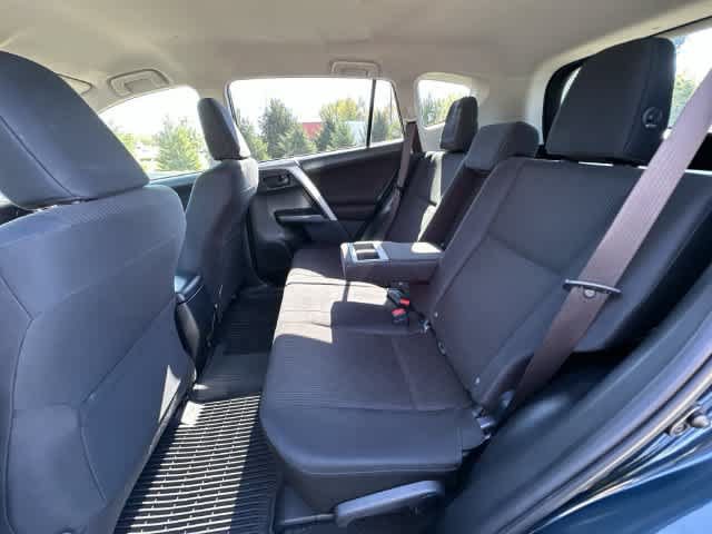Used 2017 Toyota RAV4 LE AWD/4WD image 15