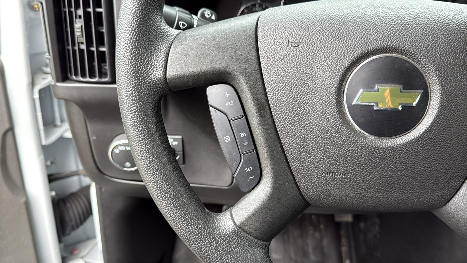 Used 2024 Chevrolet Express 2500 w/ Driver Convenience Package RWD image 15