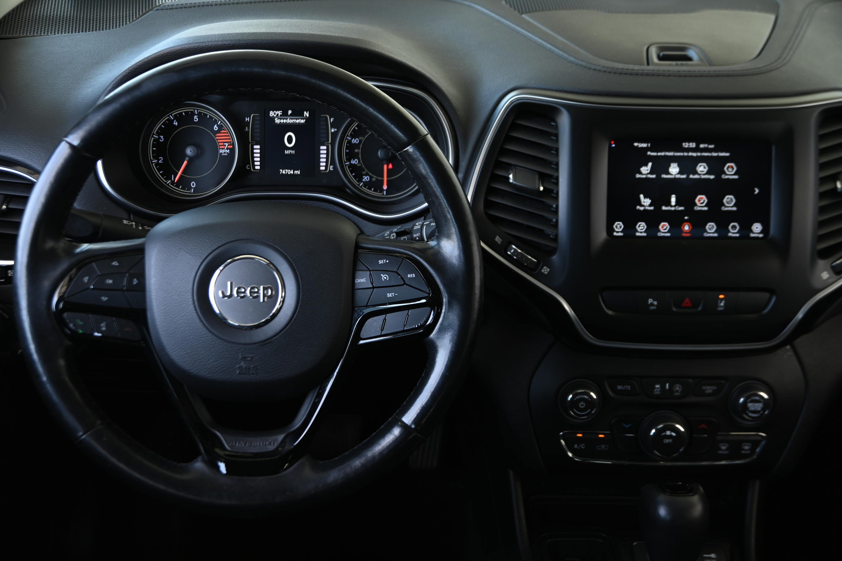 Used 2021 Jeep Cherokee Latitude Plus FWD image 16