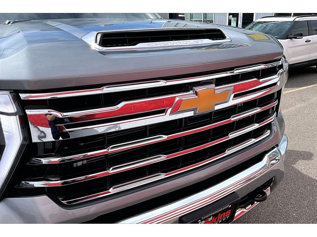 Used 2025 Chevrolet Silverado 3500 LTZ AWD/4WD image 31