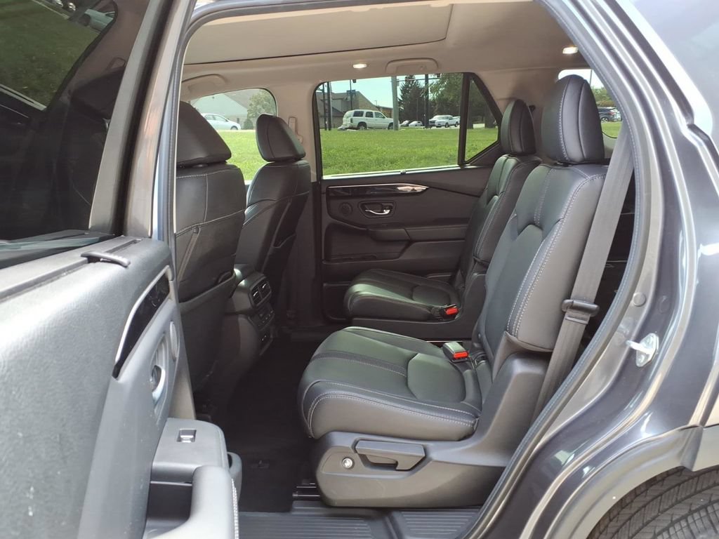 Used 2024 Honda Pilot Touring image 25
