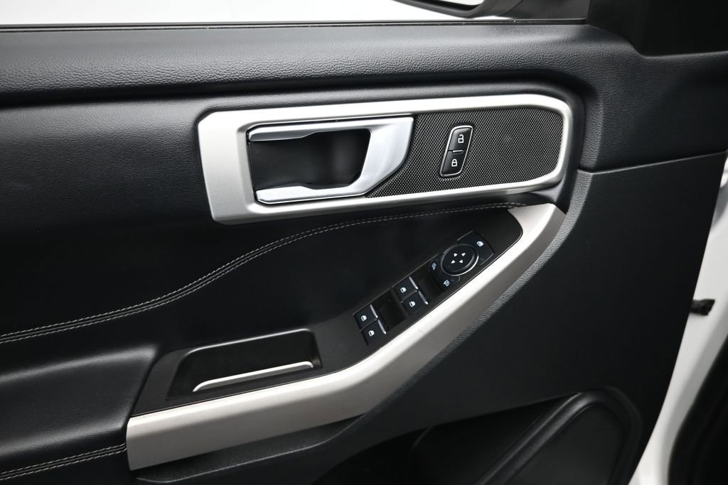 Used 2023 Ford Explorer XLT RWD image 11