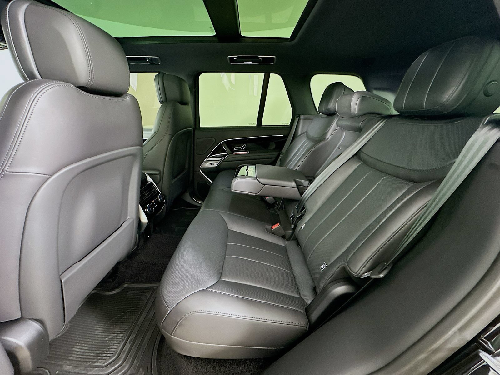 New 2026 Land Rover Range Rover SE AWD/4WD image 38