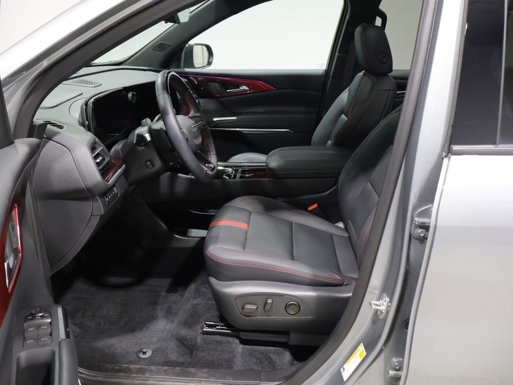 Used 2024 Chevrolet Traverse RS w/ LPO, Floor Liner Package image 12