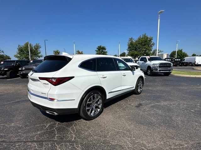 Used 2023 Acura MDX w/ Technology Package AWD/4WD image 10
