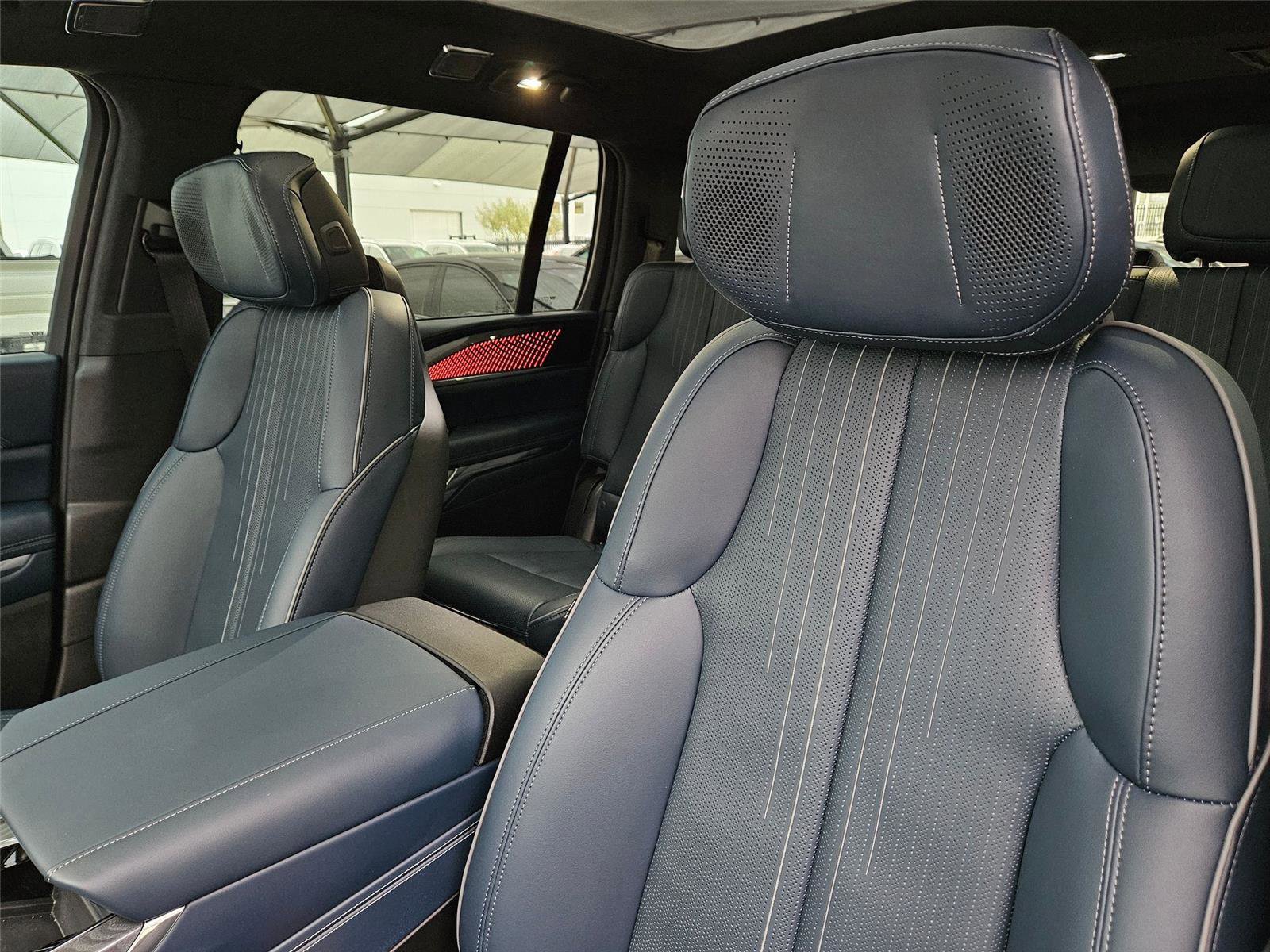 New 2025 Cadillac Escalade IQ Luxury 2 AWD/4WD image 12
