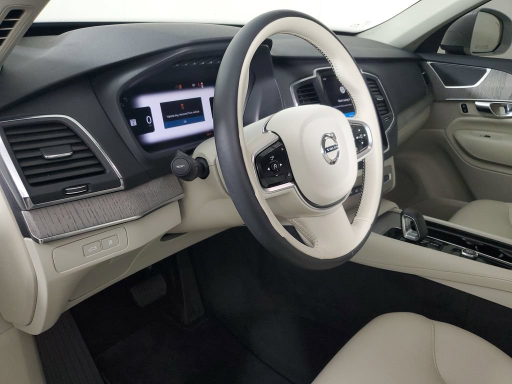 Certified 2025 Volvo XC90 T8 Core AWD/4WD image 26