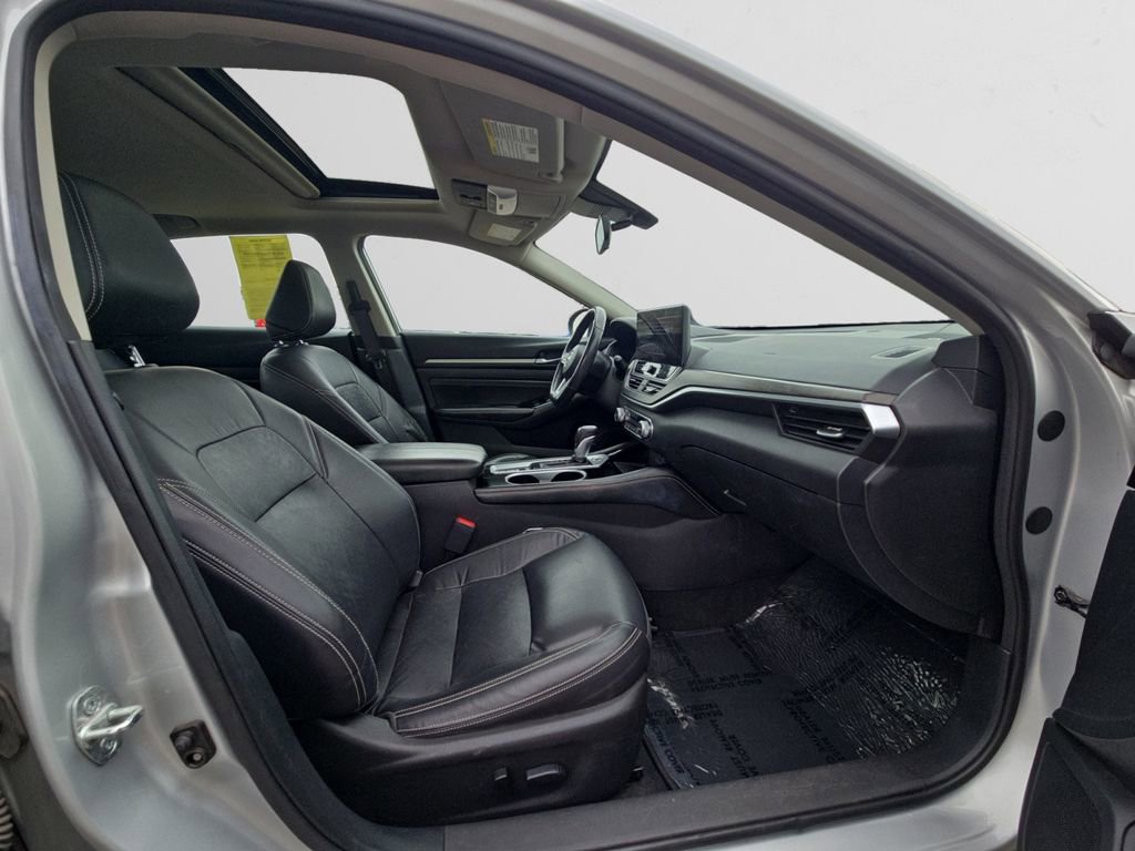 Used 2023 Nissan Altima 2.5 SL FWD image 16