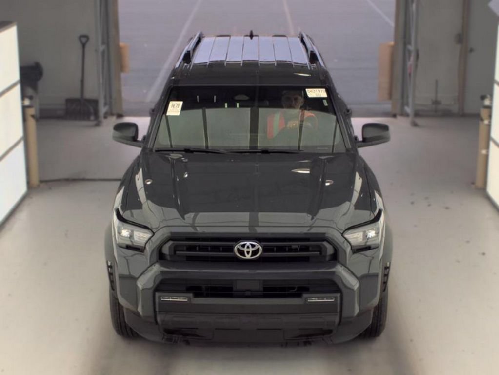 Used 2025 Toyota 4Runner SR5 AWD/4WD image 3