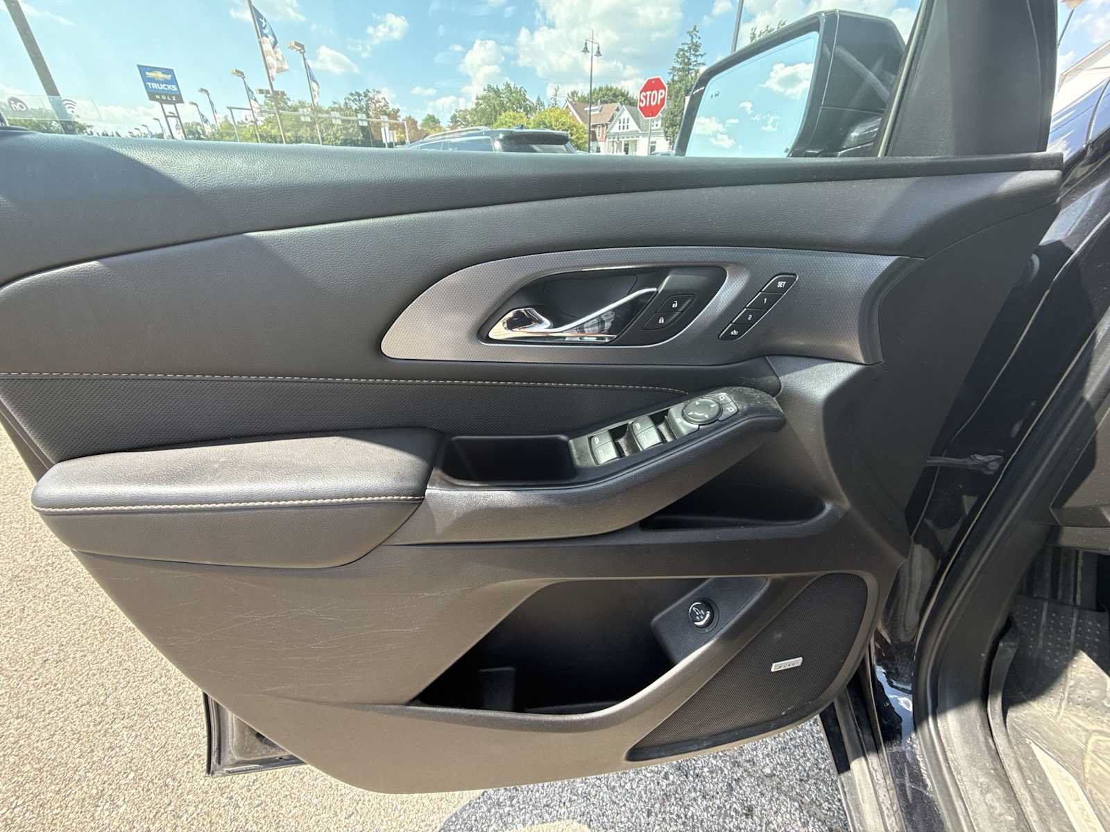 Certified 2020 Chevrolet Traverse Premier w/ LPO, Floor Liner Package AWD/4WD image 23