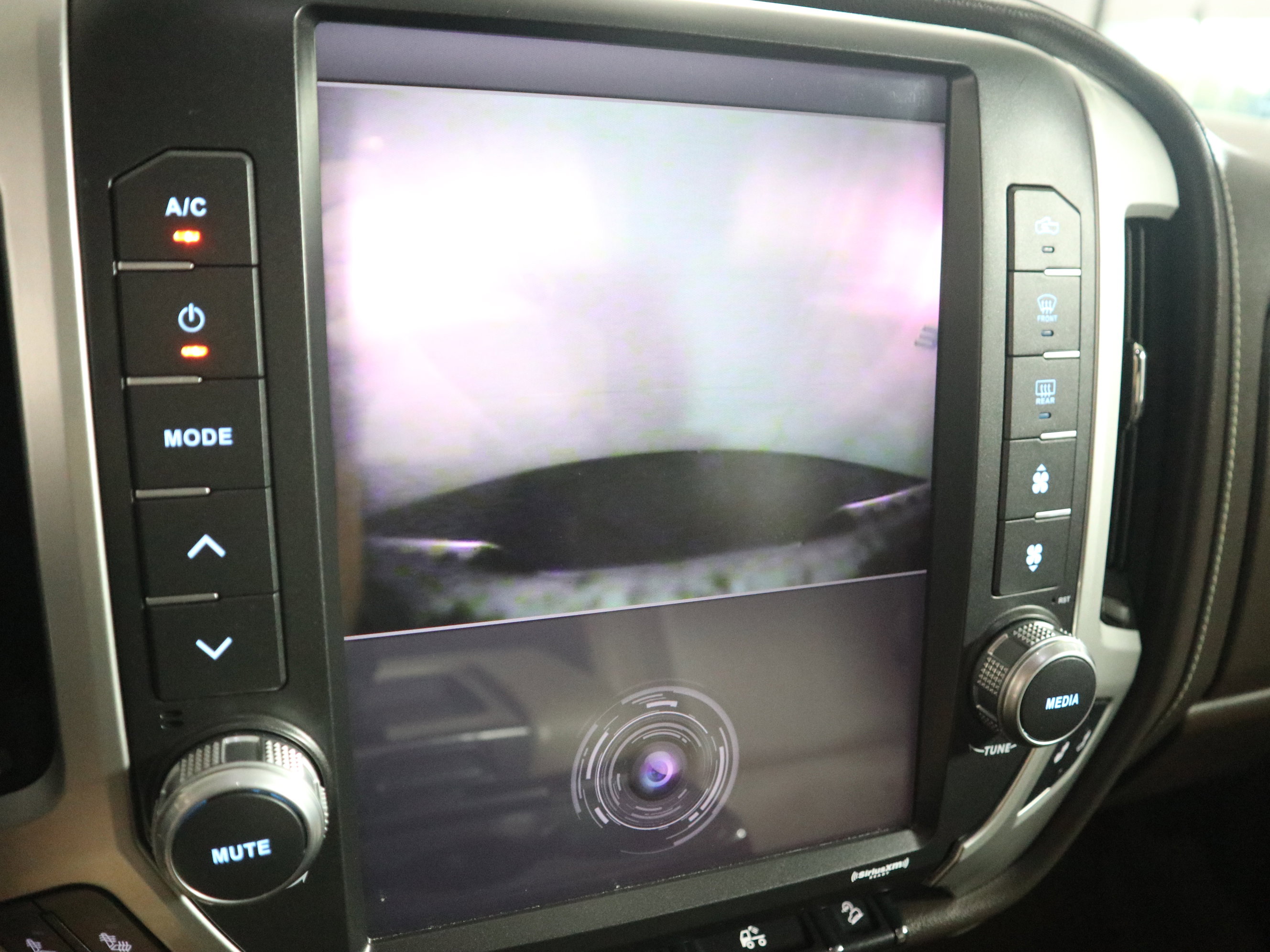 Used 2014 GMC Sierra 1500 SLT w/ Suspension Package, Off-Road image 21