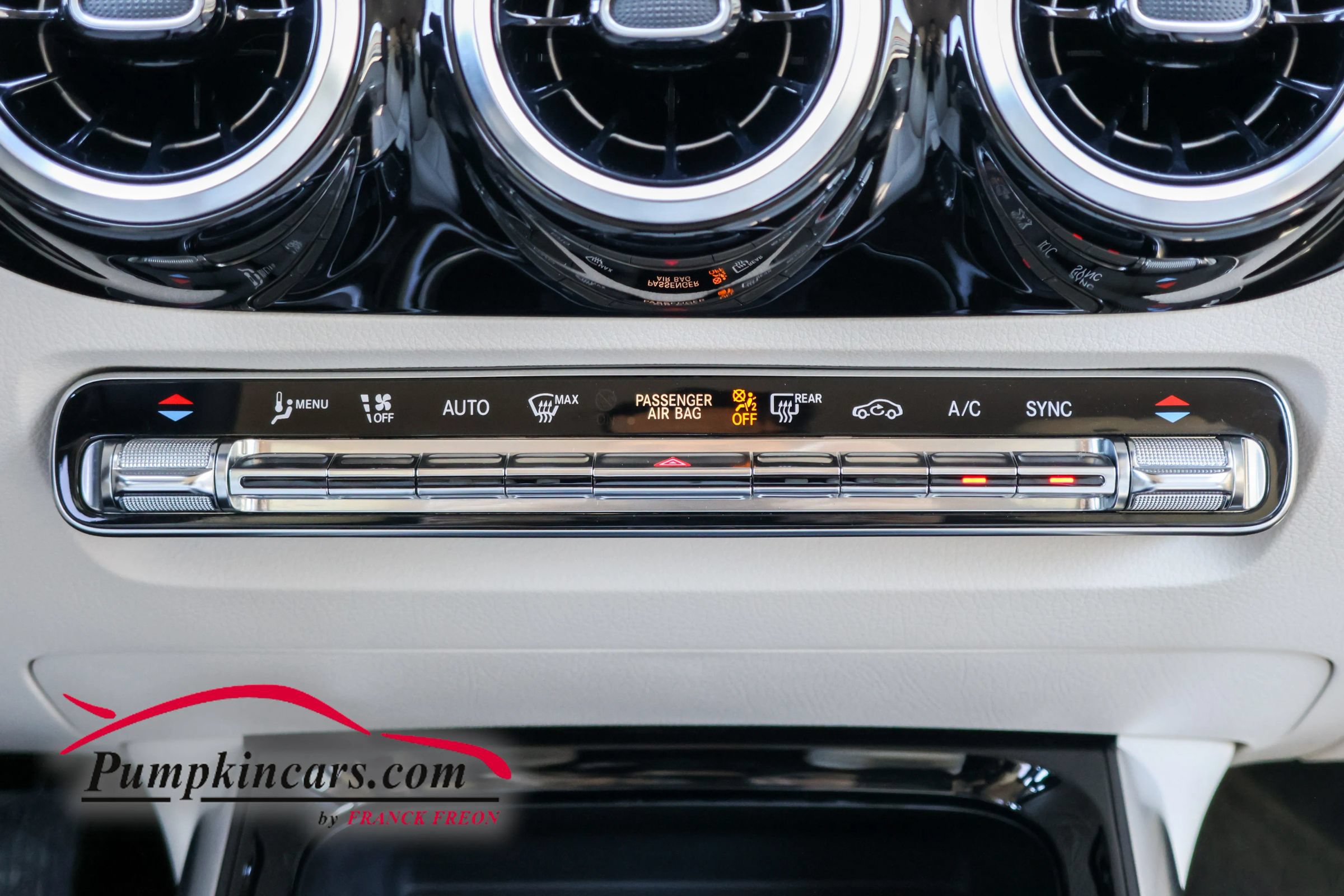 Used 2021 Mercedes-Benz GLA 250 4MATIC w/ Premium Package image 38