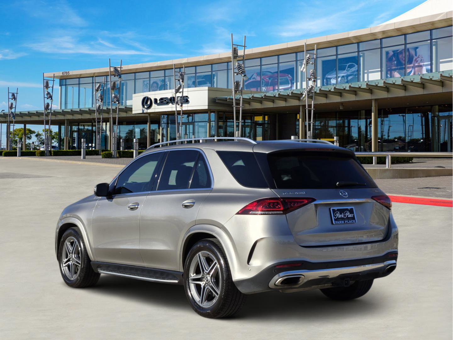 Used 2021 Mercedes-Benz GLE 450 4MATIC image 4