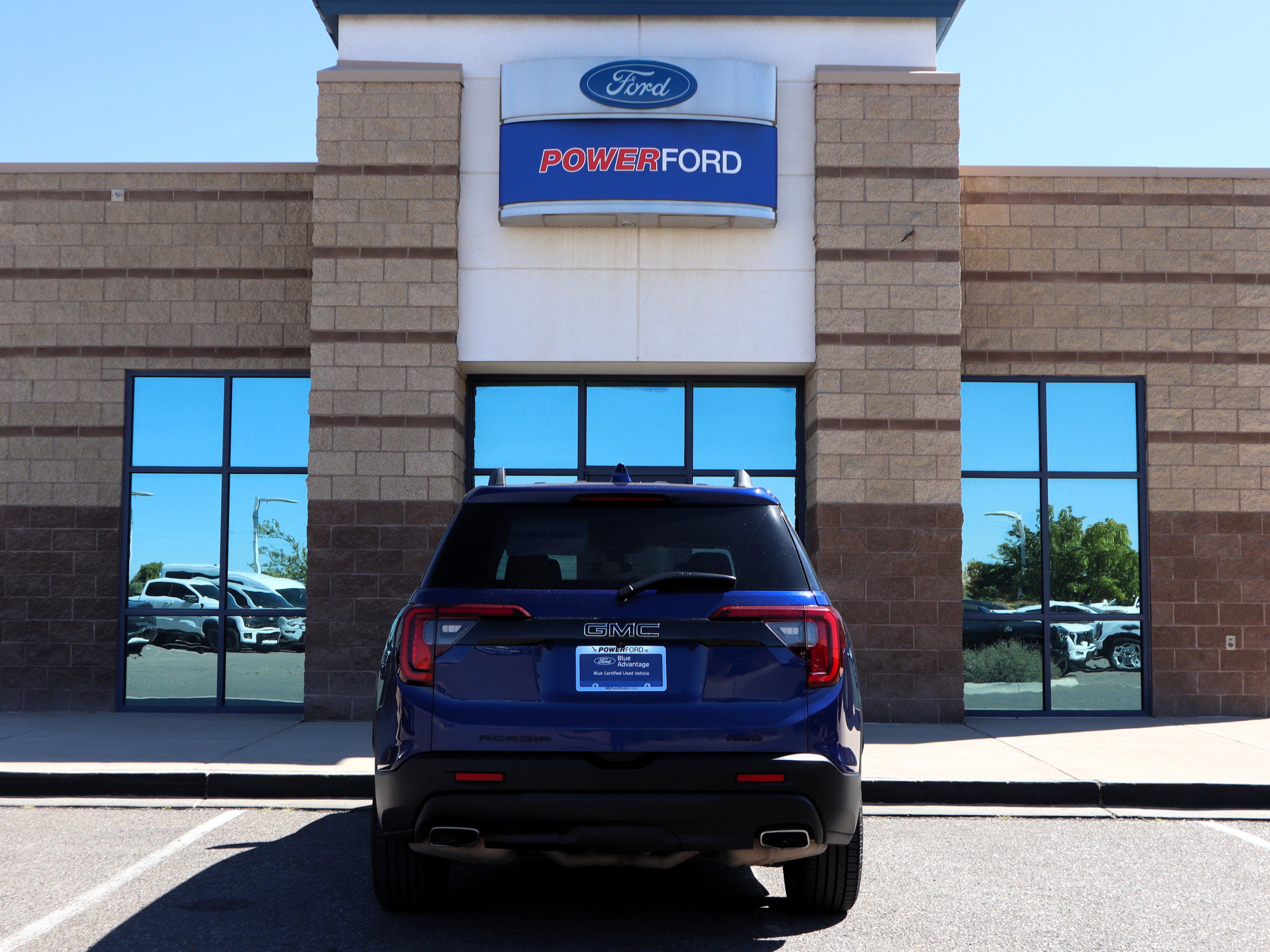 Used 2023 GMC Acadia SLE w/ Driver Convenience Package image 7